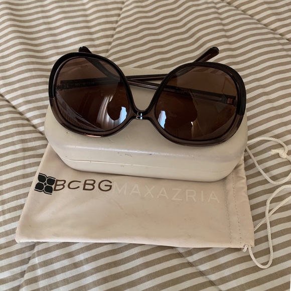BCBGMaxAzria Accessories - Sunglasses 🕶